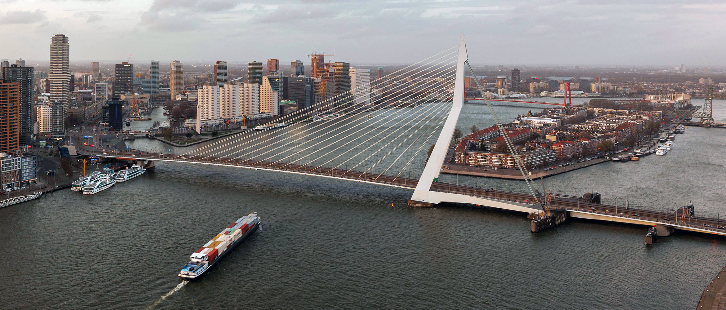 Erasmusbrug banner